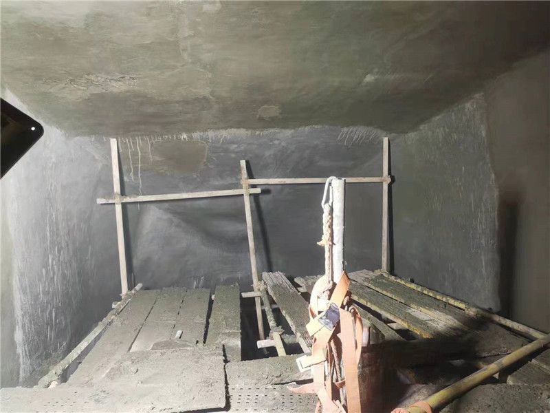 高強耐磨料施工現場