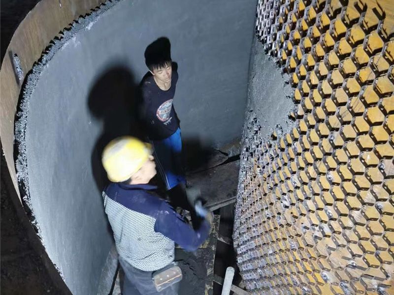 高強耐磨料施工現場