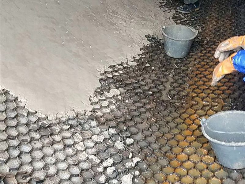 高強耐磨料施工現場